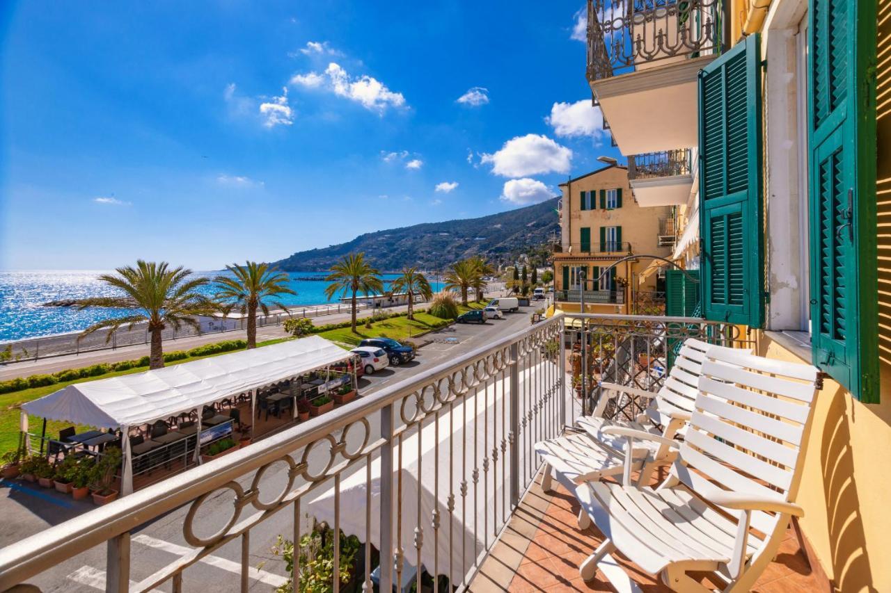 Appartamento Fronte Mare A Ospedaletti By Wonderful Italy Eksteriør billede