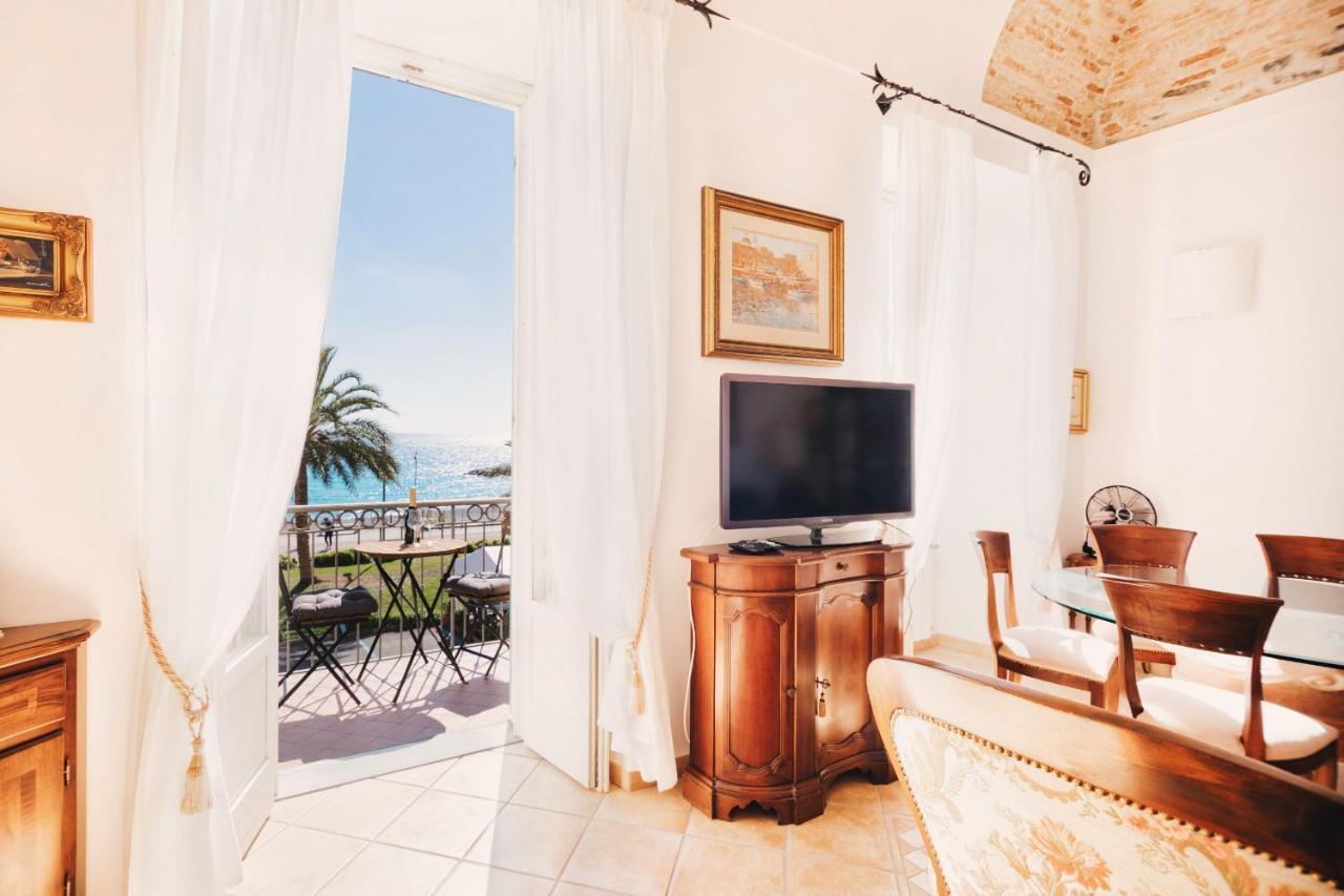 Appartamento Fronte Mare A Ospedaletti By Wonderful Italy Eksteriør billede